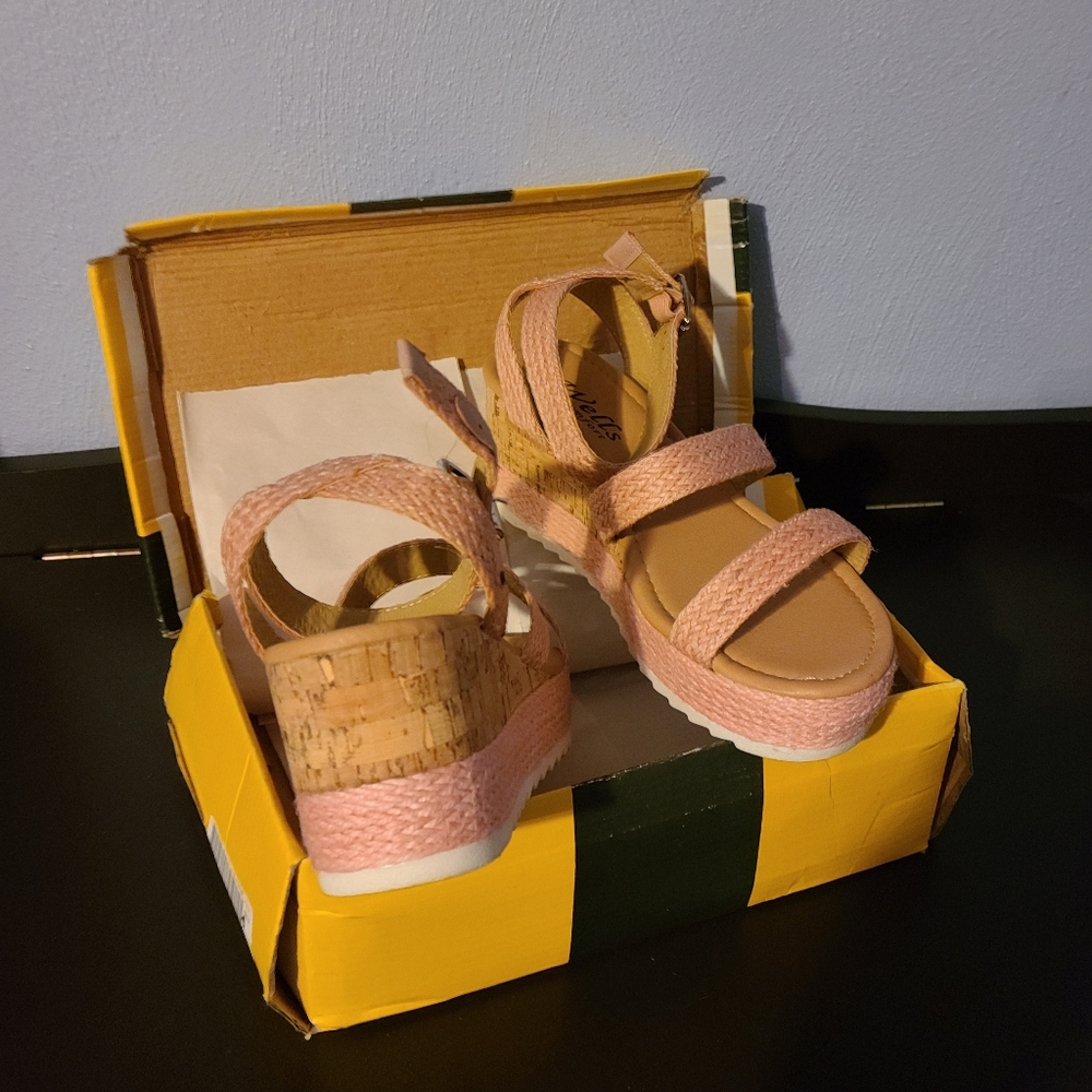 Shoes - Picture 3 of 3